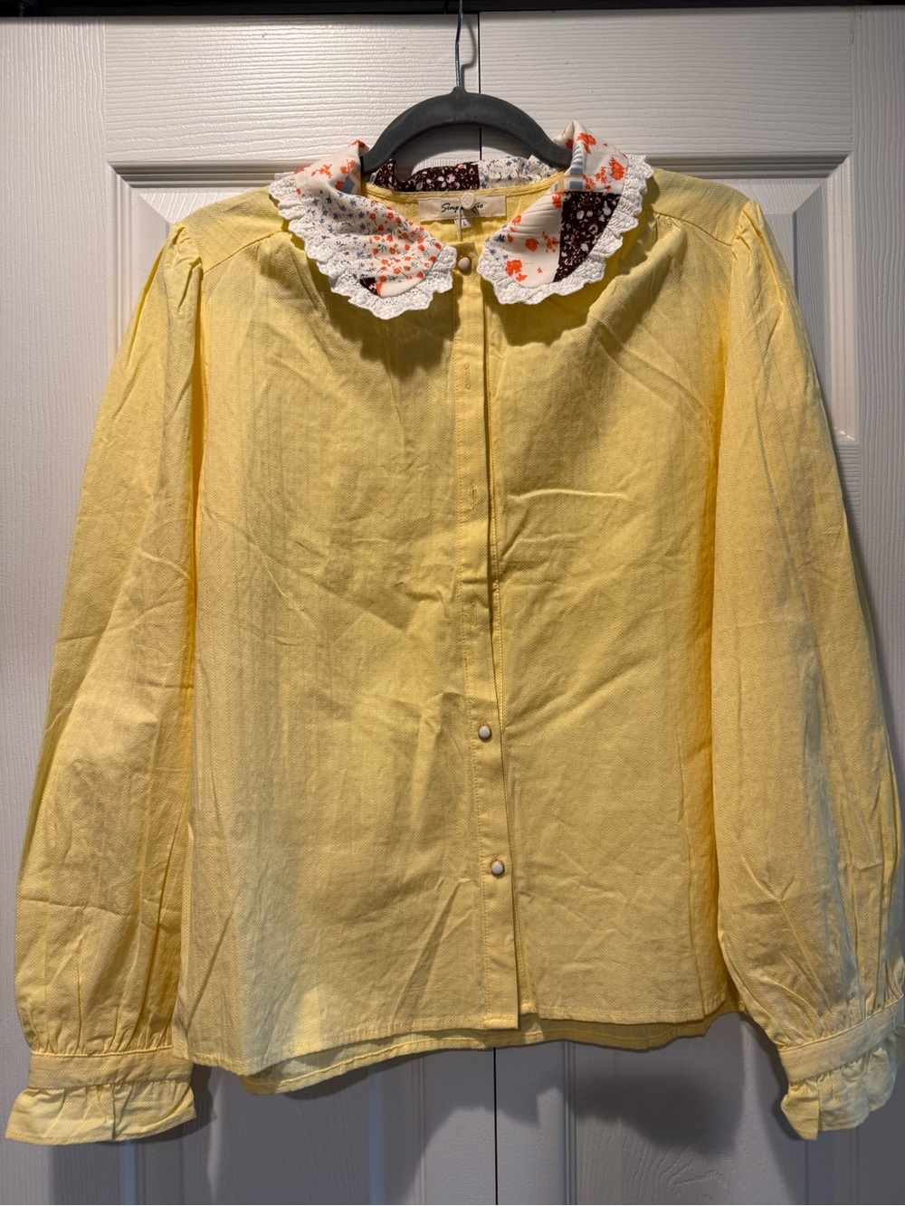 Simpo?ro Yellow Button-Up Blouse with Floral Peter Pan Collar